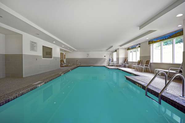 Pool - Comfort Inn & Suites Wilton