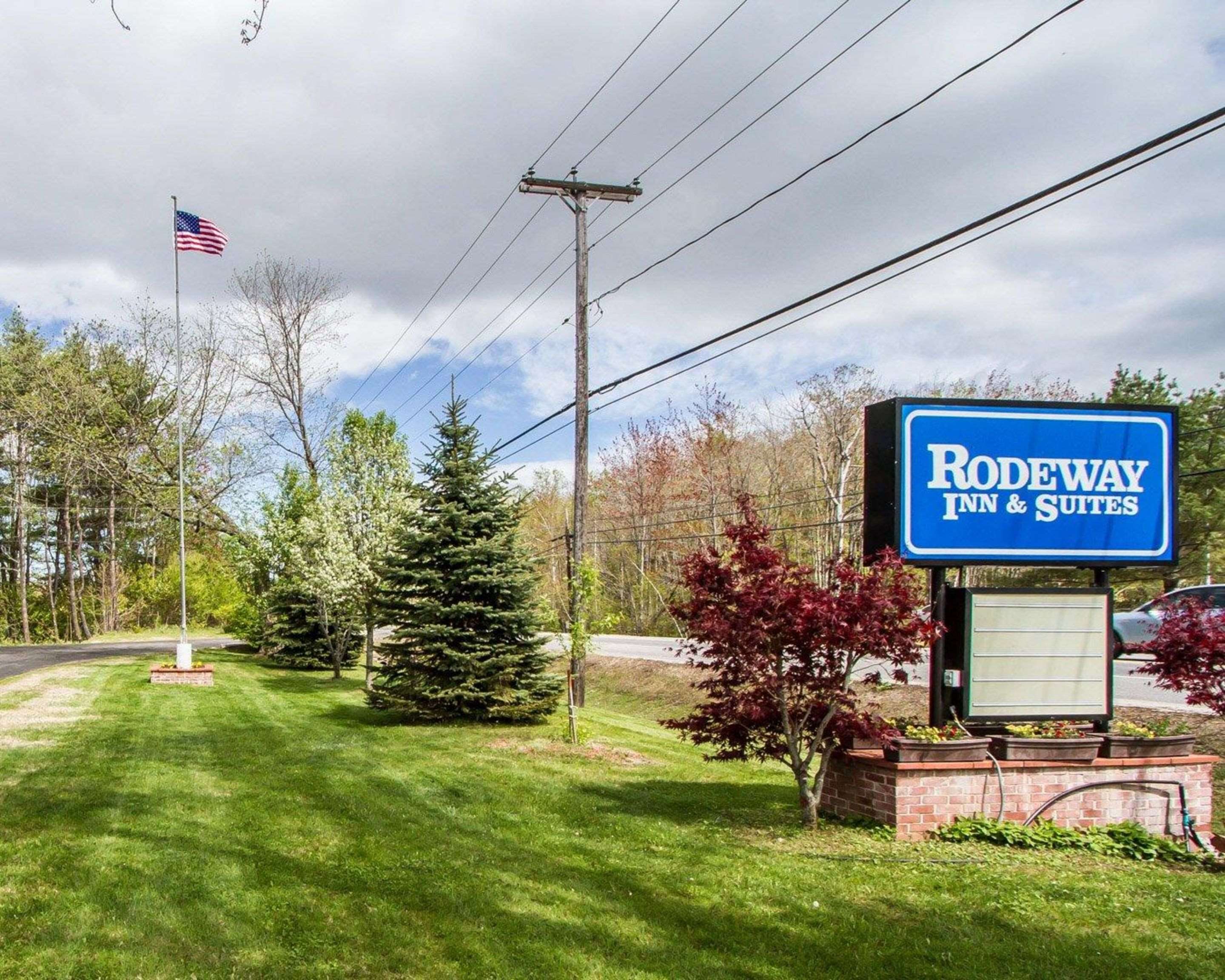 Hotel exterior | Rodeway Inn & Suites Brunswick near Hwy 1