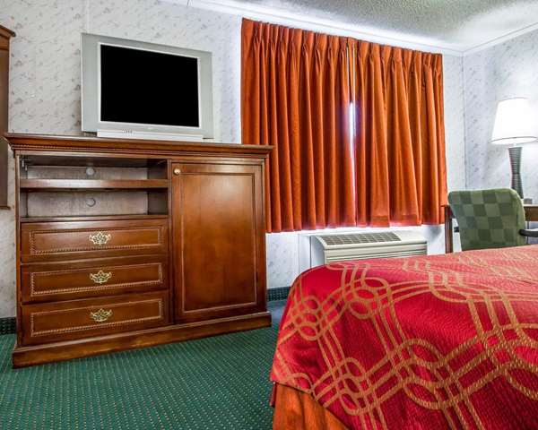  - Rodeway Inn & Suites Brunswick