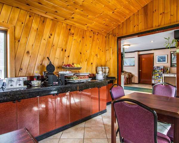 Amenities - Rodeway Inn & Suites Brunswick