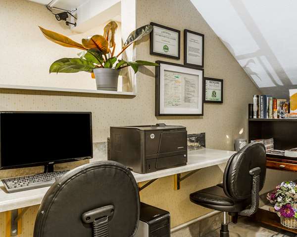 Conference Area - Comfort Inn Airport South Portland