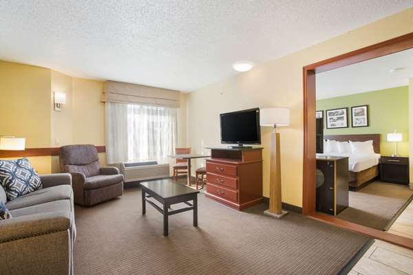 Suite - Sleep Inn & Suites Grand Rapids