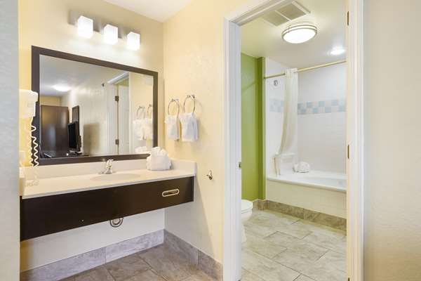  - Sleep Inn & Suites Grand Rapids