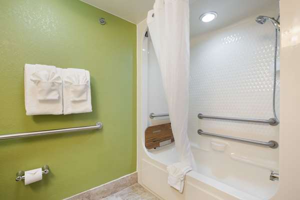 - Sleep Inn & Suites Grand Rapids