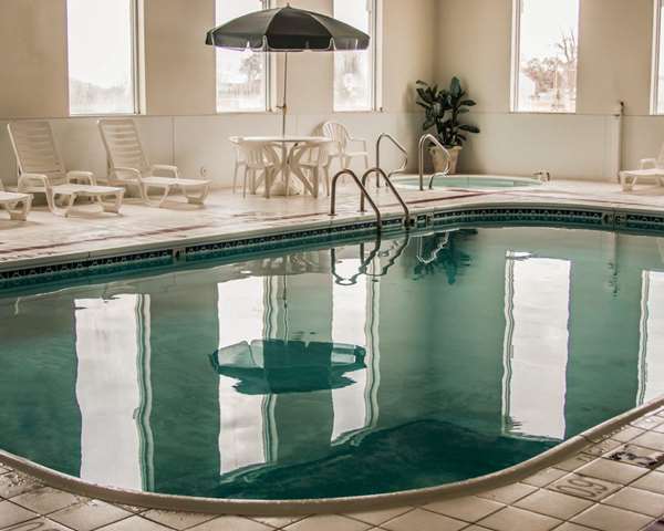 Pool - Comfort Inn Birch Run - I-75, Exit 136