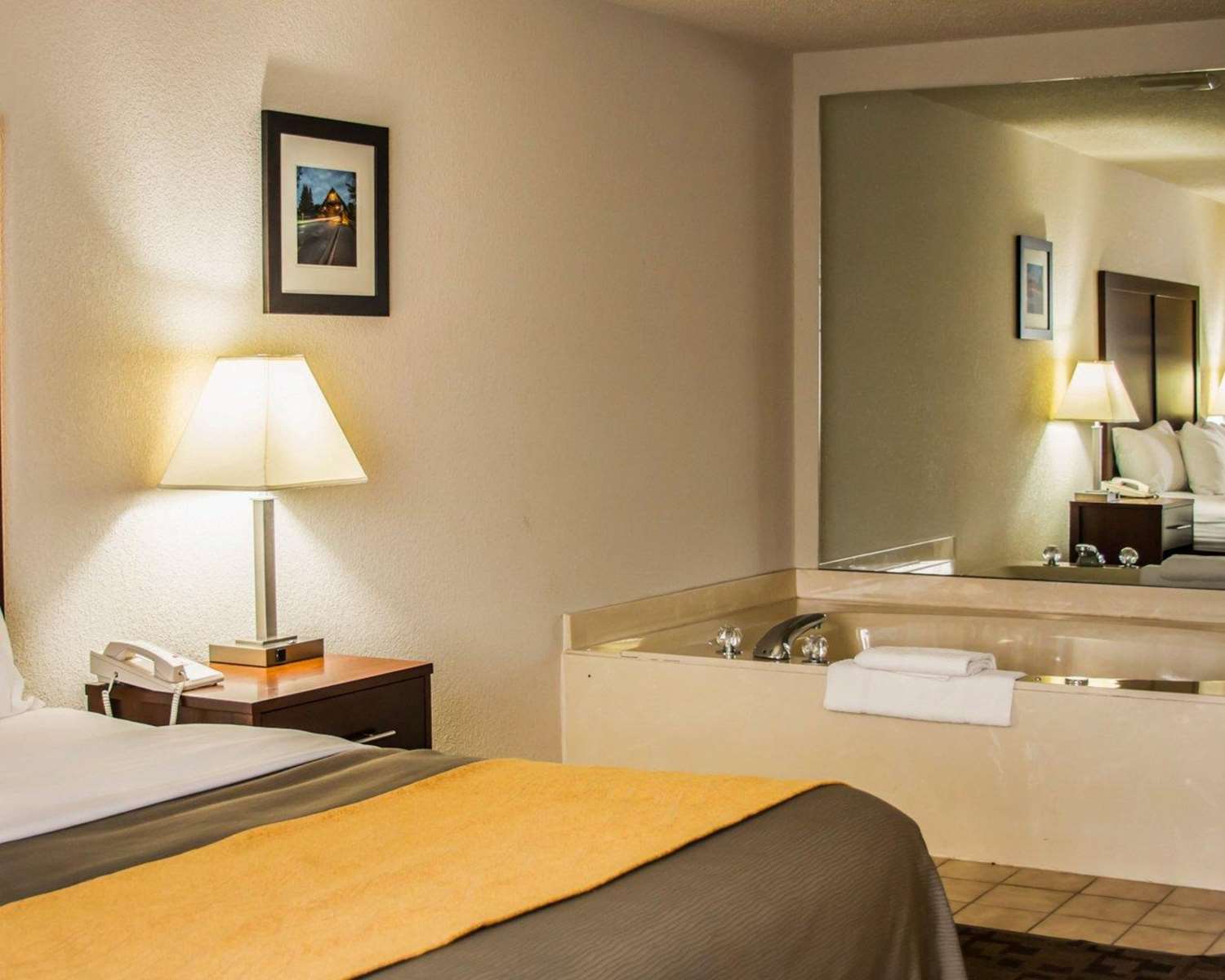 Comfort Inn Birch Run Mi See Discounts