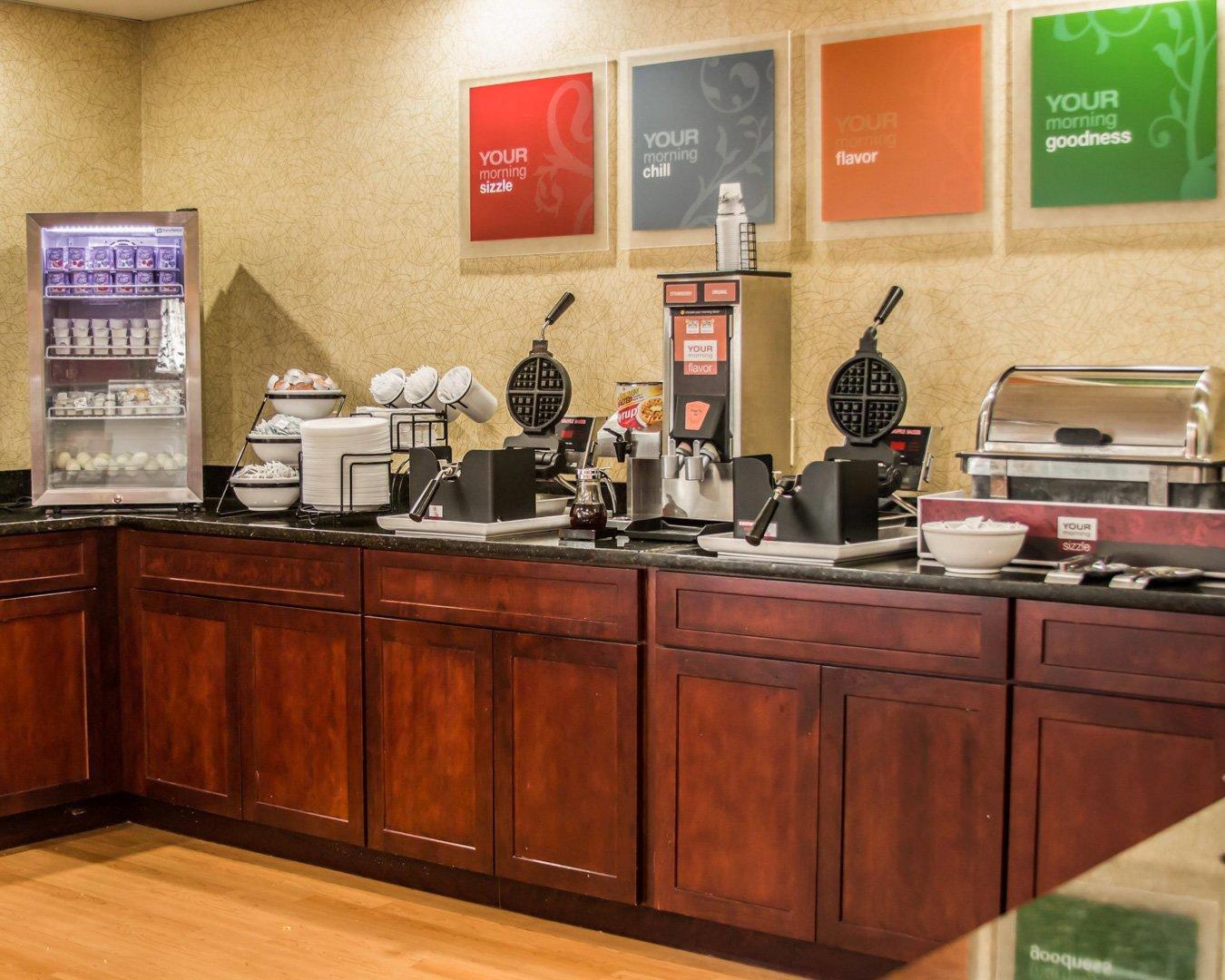 Free breakfast with waffles | Comfort Inn Birch Run - Frankenmuth
