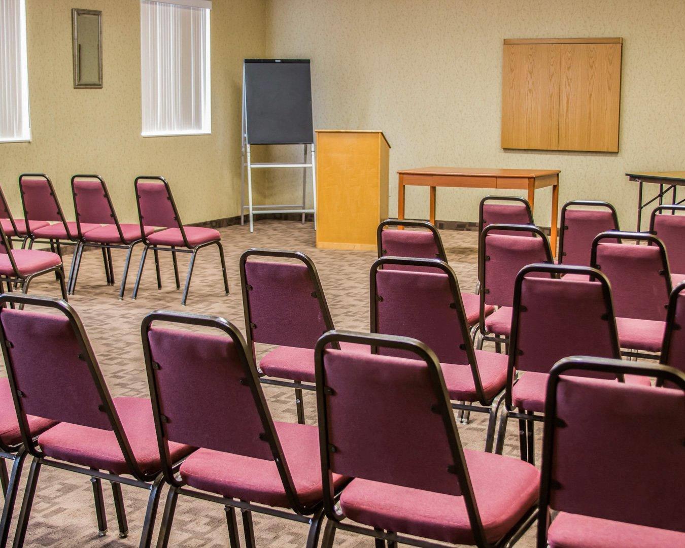 Meeting room with theater-style setup | Comfort Inn Birch Run - Frankenmuth