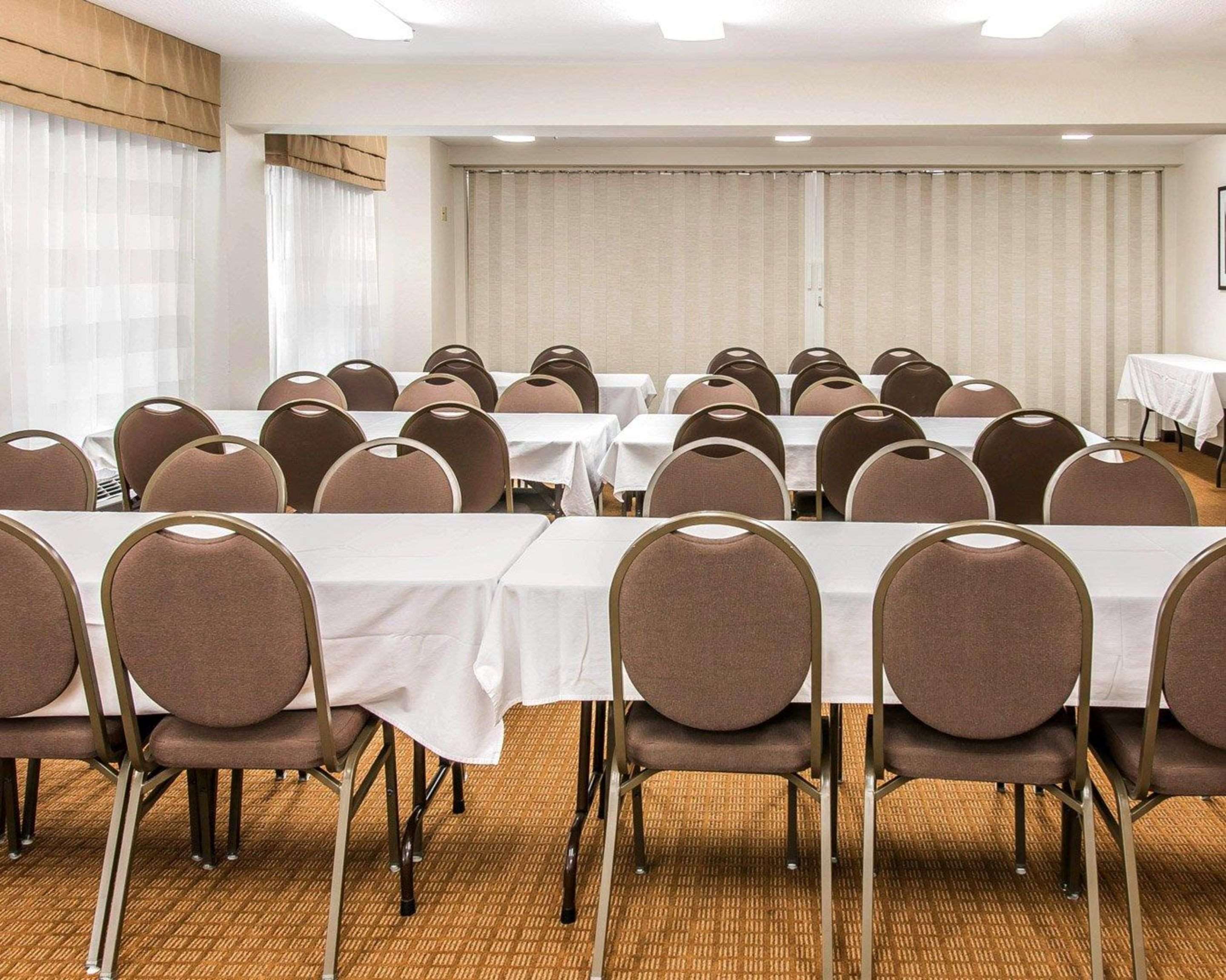 Meeting room with classroom-style setup
