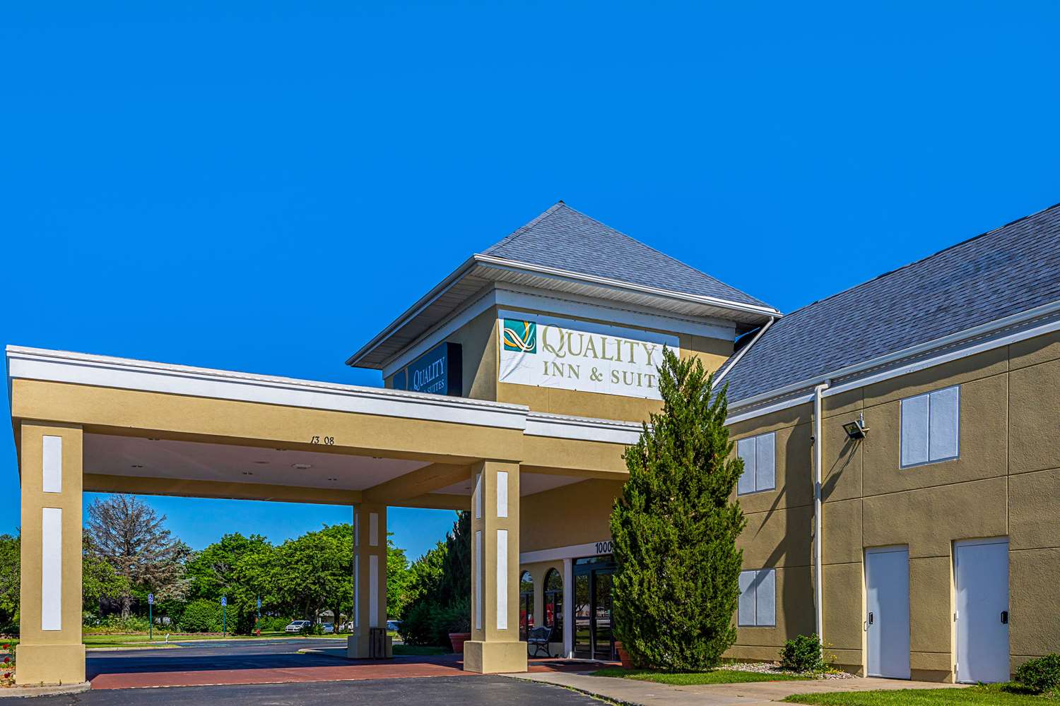 Quality Inn & Suites Coldwater, MI See Discounts