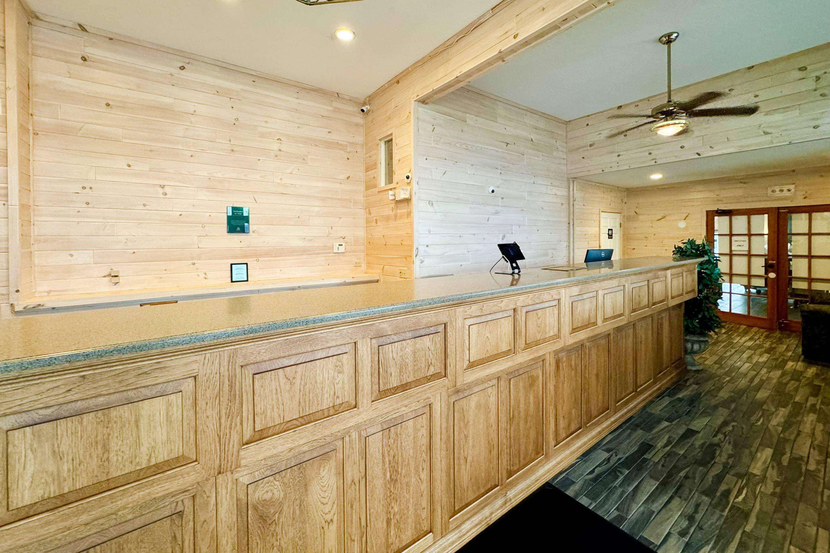 Front desk | Quality Inn and Suites Mackinaw City