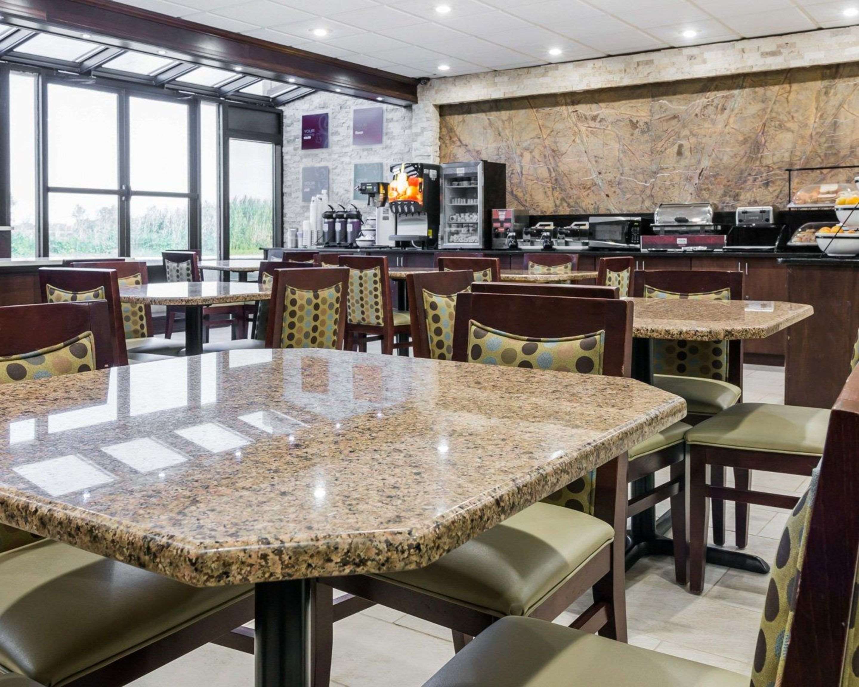 Free hot breakfast buffet | Comfort Inn Metro Airport Romulus