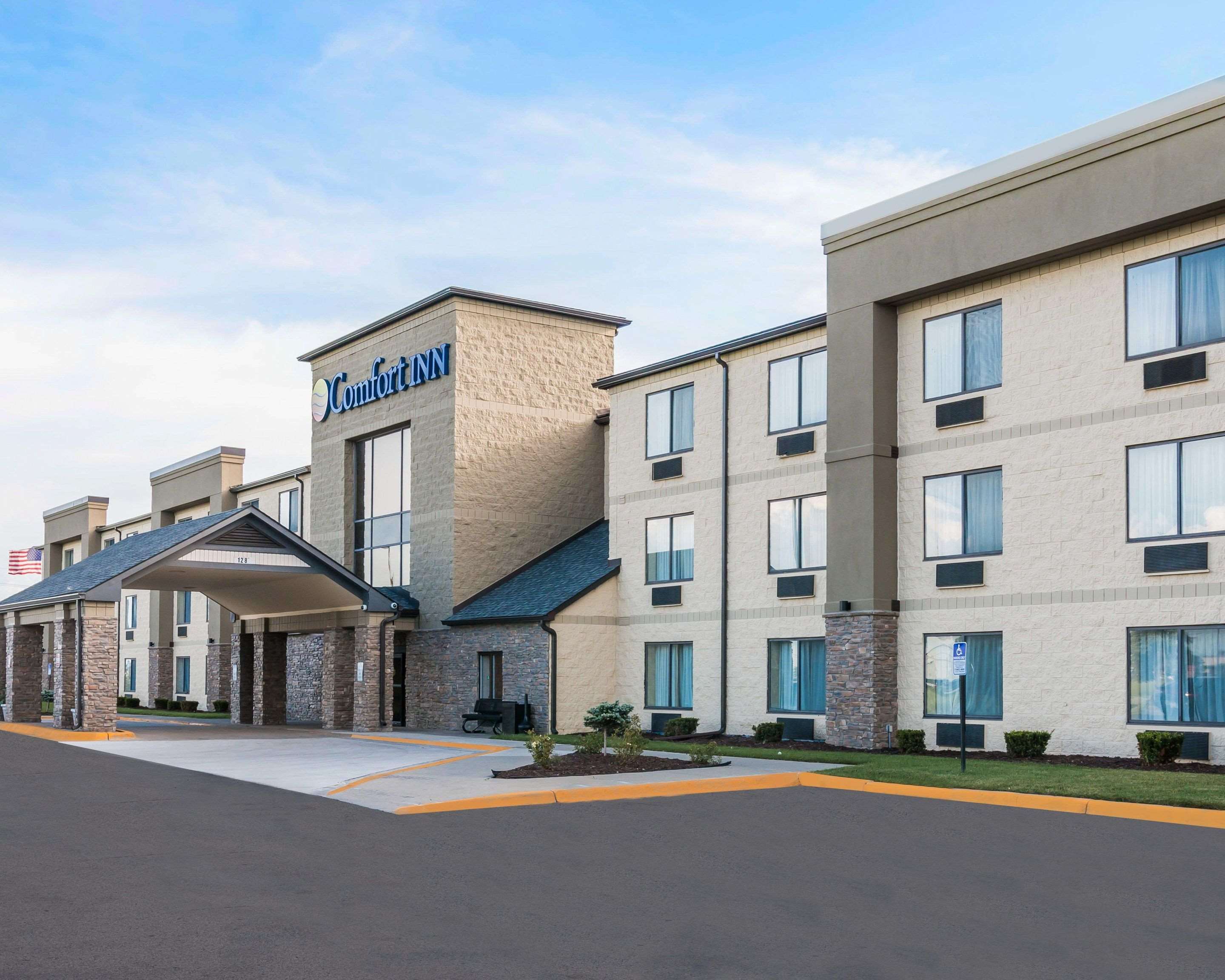 Hotel exterior | Comfort Inn Metro Airport Romulus
