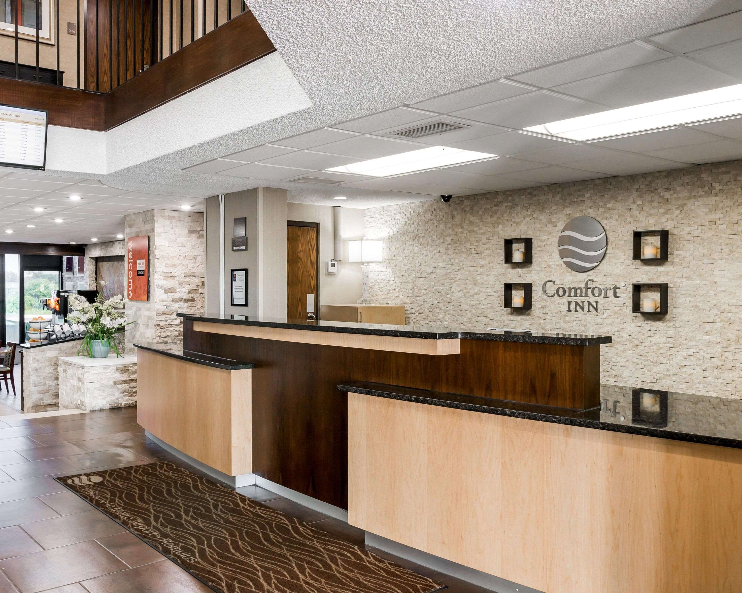 Front desk | Comfort Inn Metro Airport Romulus