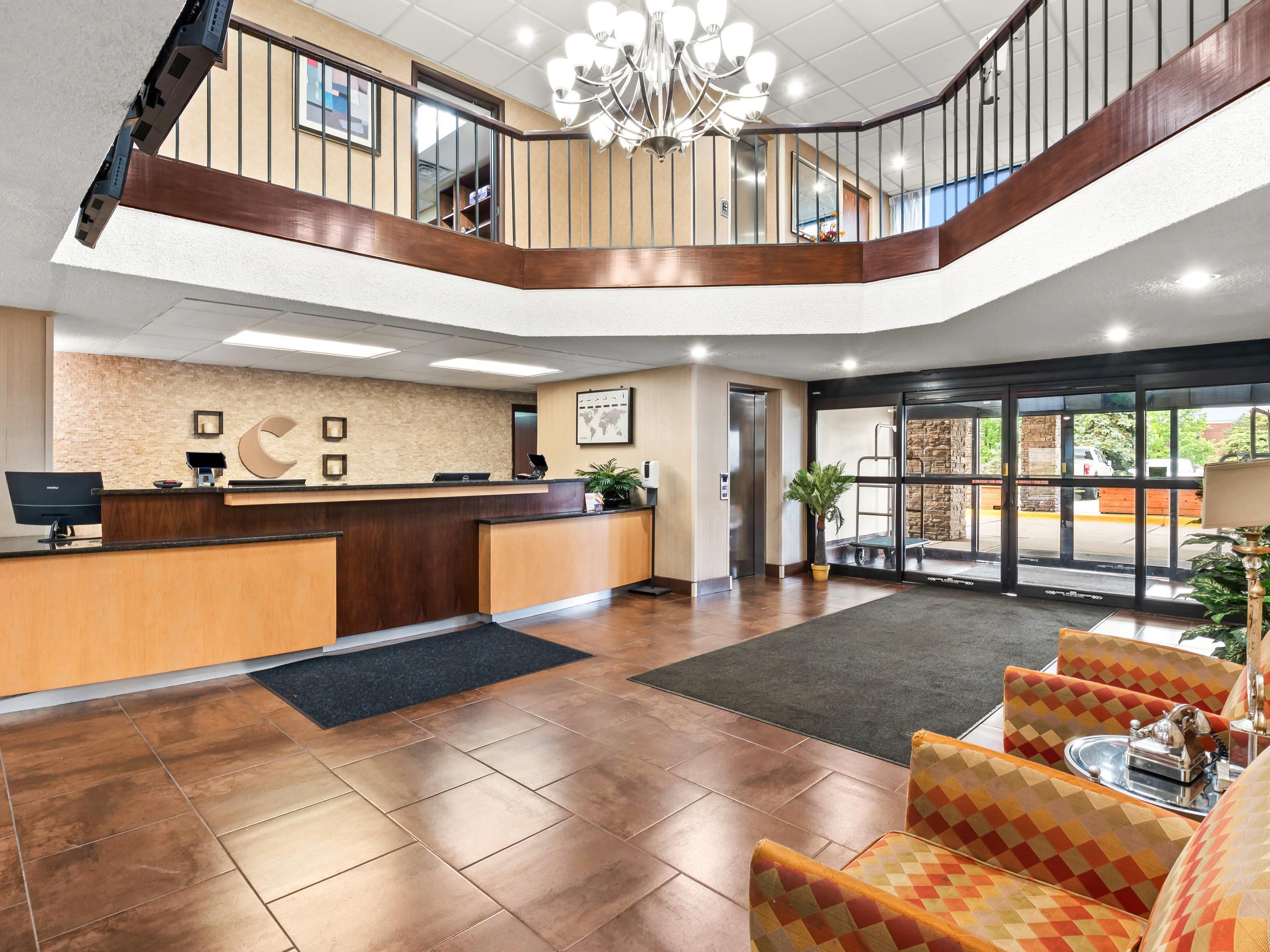 Hotel lobby | Comfort Inn Metro Airport Romulus