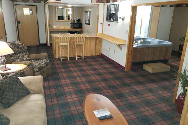 Suite - Quality Inn West Branch - I-75, Exit 212