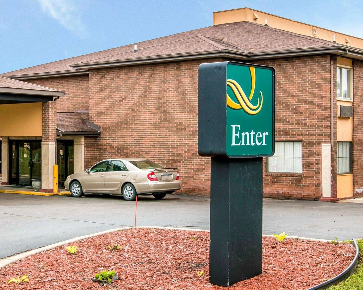 Quality Inn Suites Airport Flint Mi See Discounts