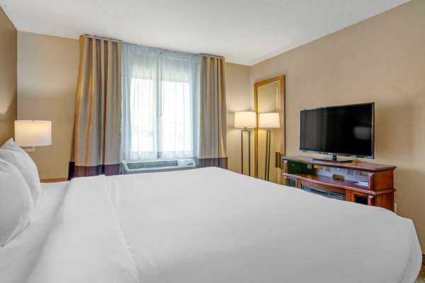 Suite - Comfort Inn Sault Ste Marie - I-75, Exit 392