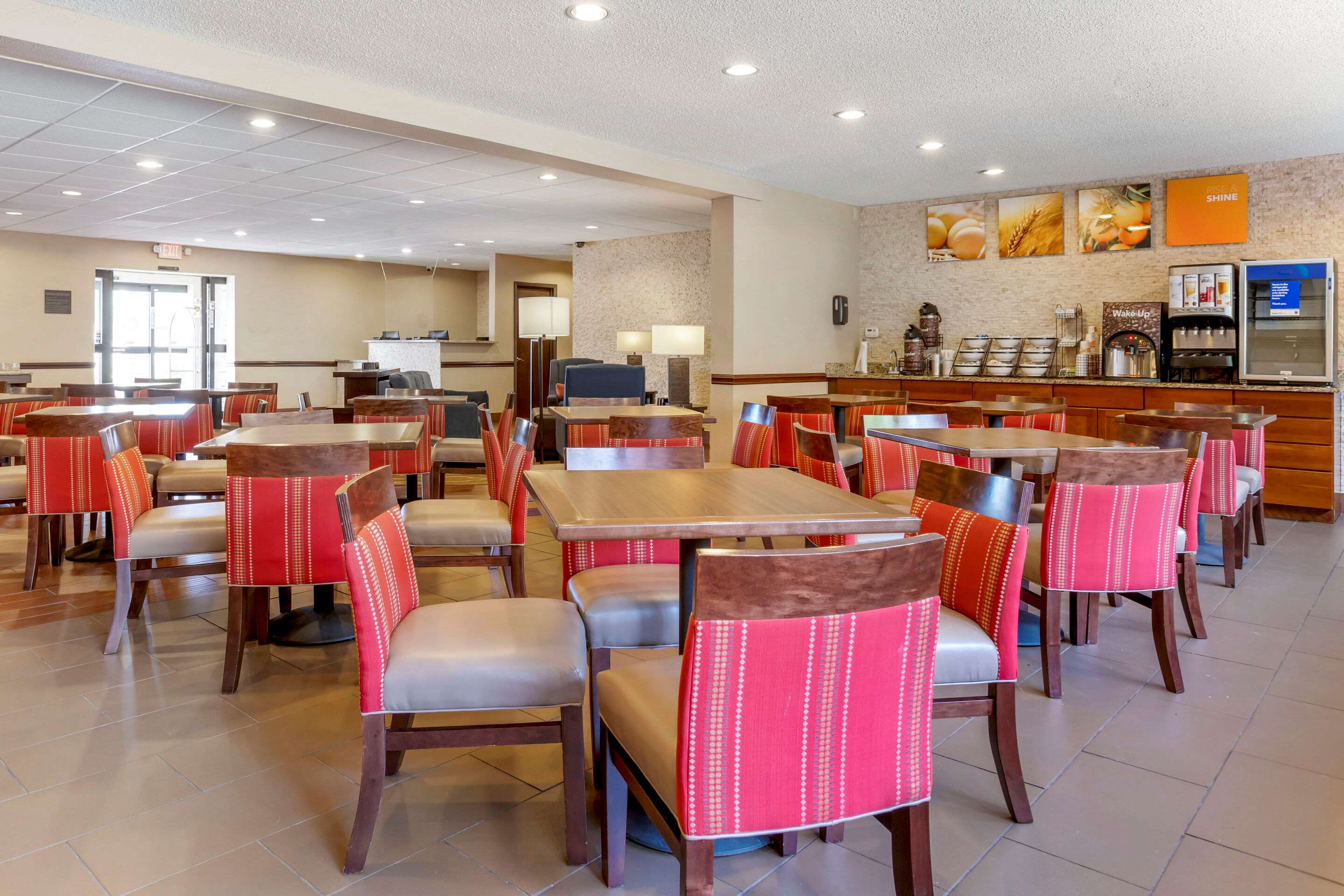 Breakfast area | Comfort Inn