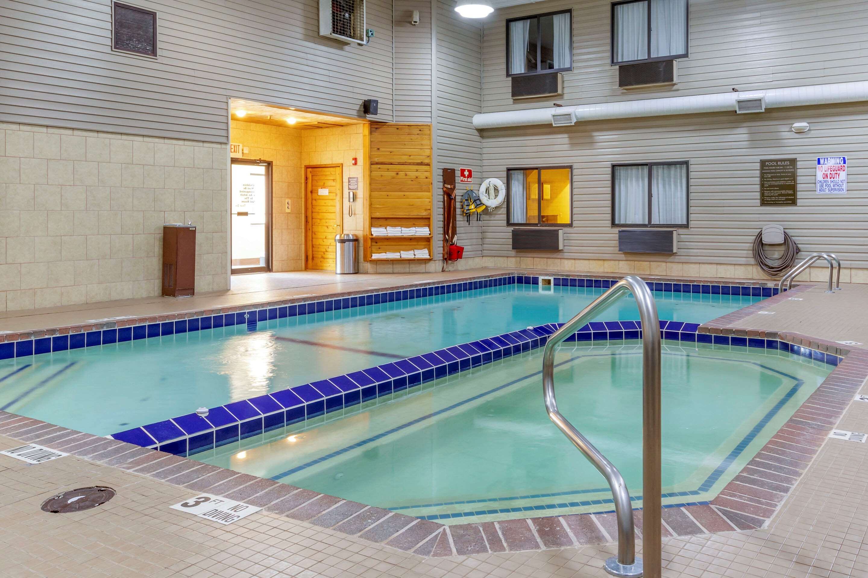 Indoor pool | Comfort Inn
