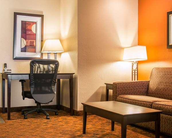 Suite - Comfort Inn University Park Mt Pleasant