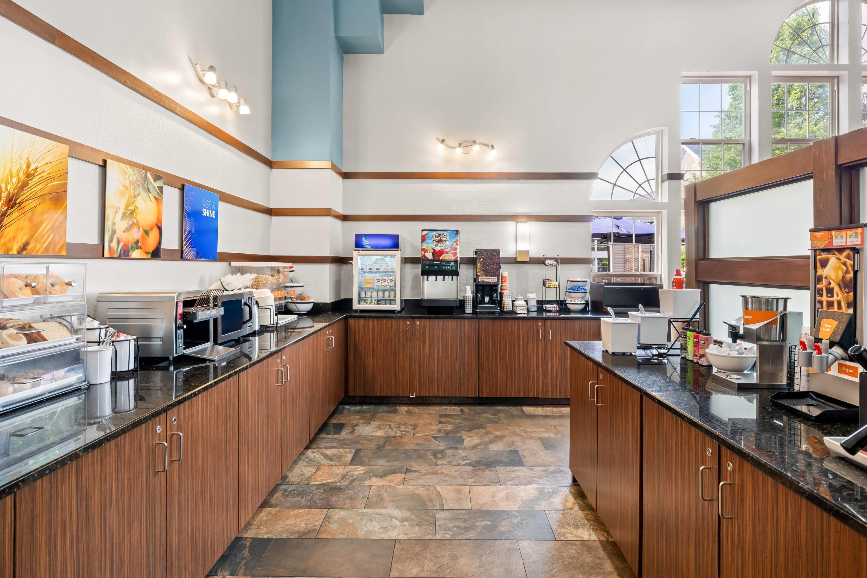 Breakfast area | Comfort Inn & Suites and Conference Center
