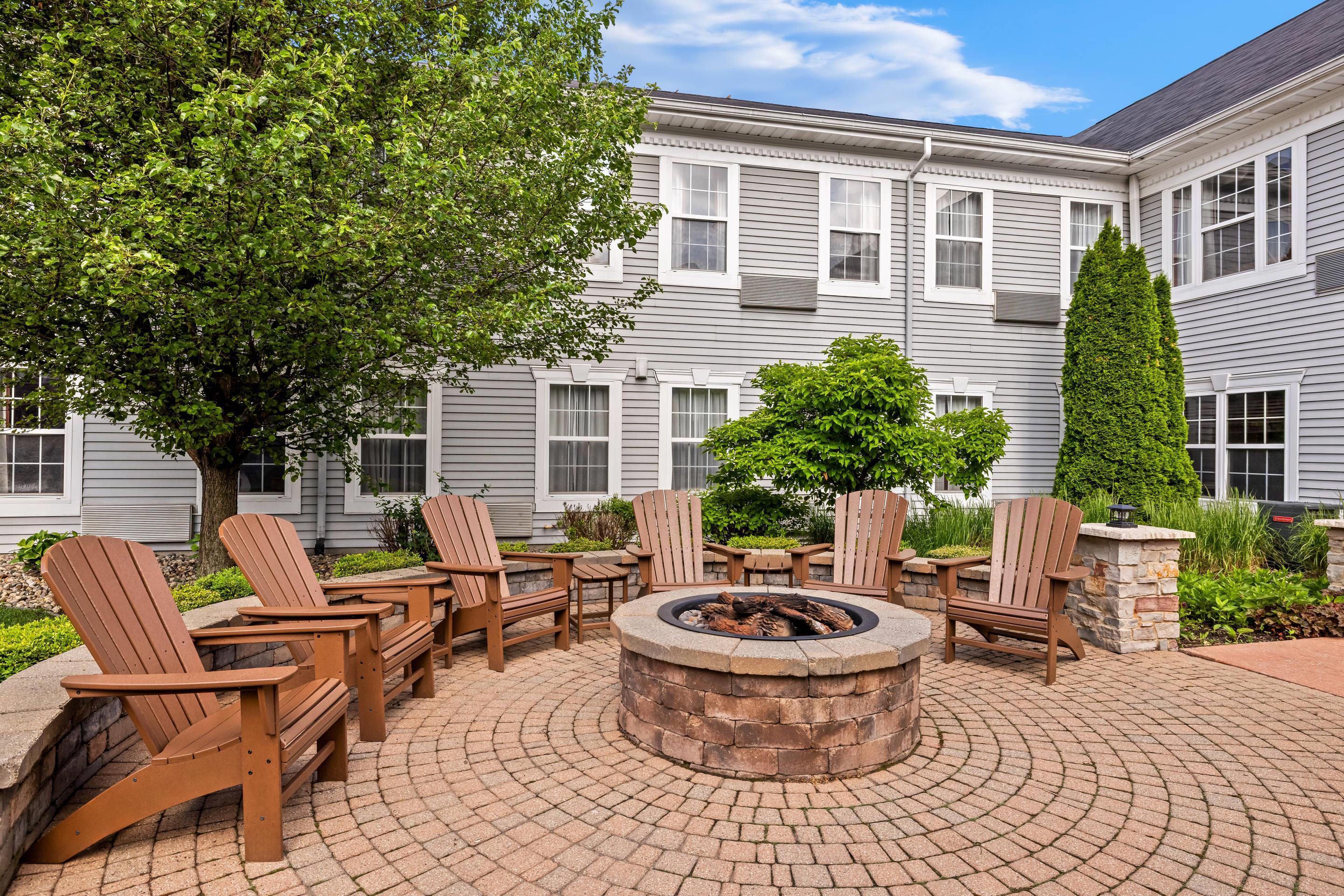 Hotel patio | Comfort Inn & Suites and Conference Center