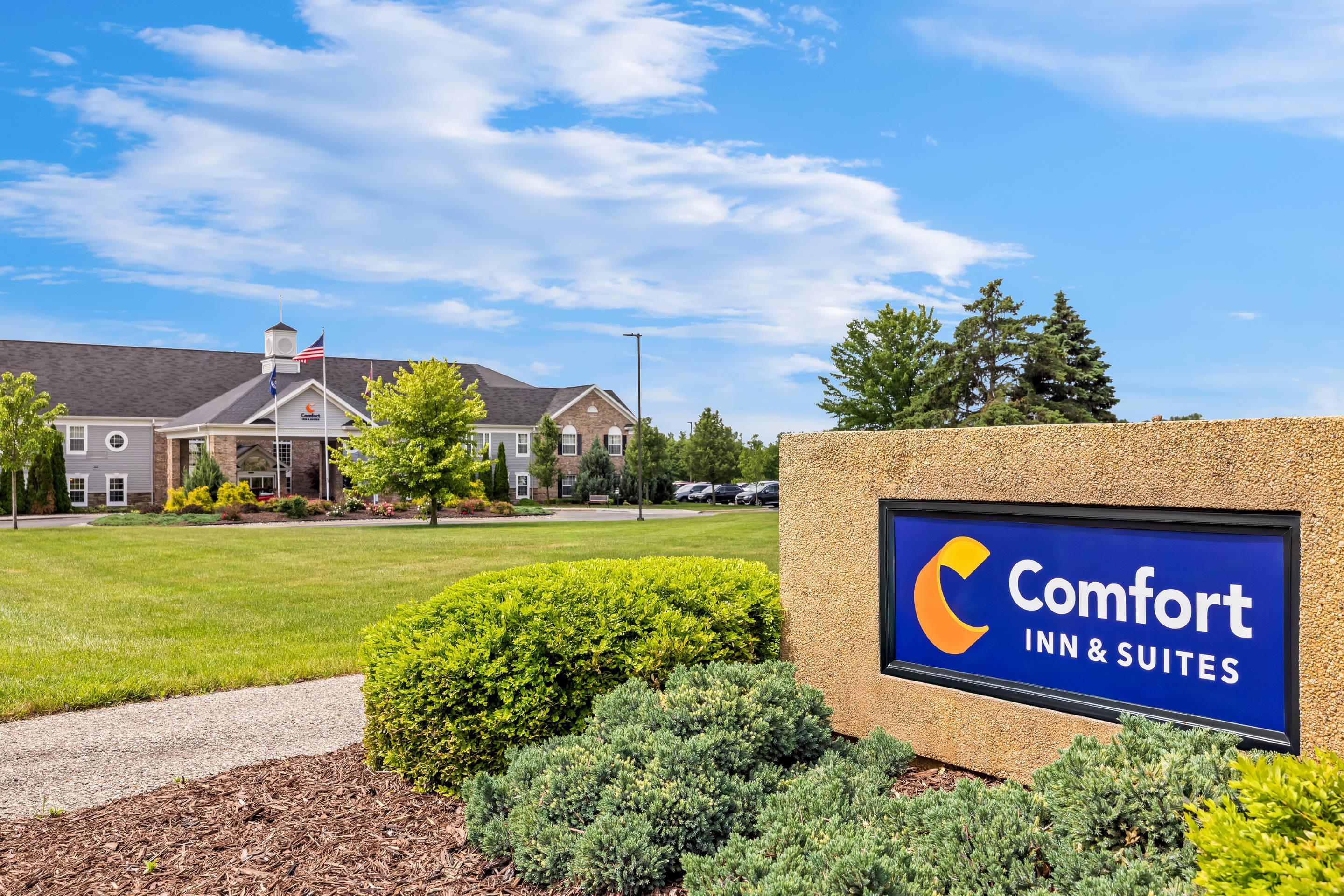 Hotel exterior | Comfort Inn & Suites and Conference Center