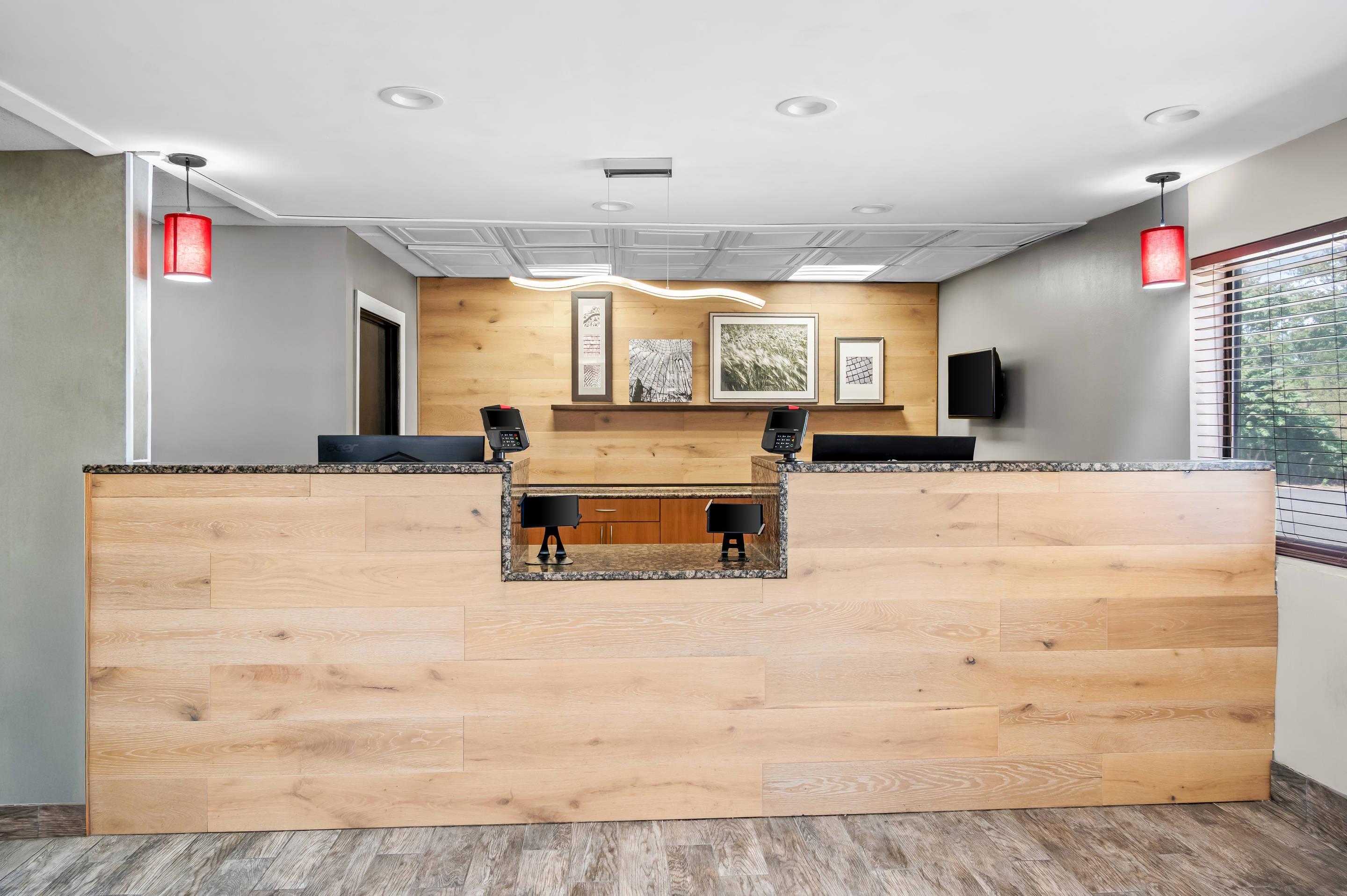 Hotel lobby | Quality Inn & Suites