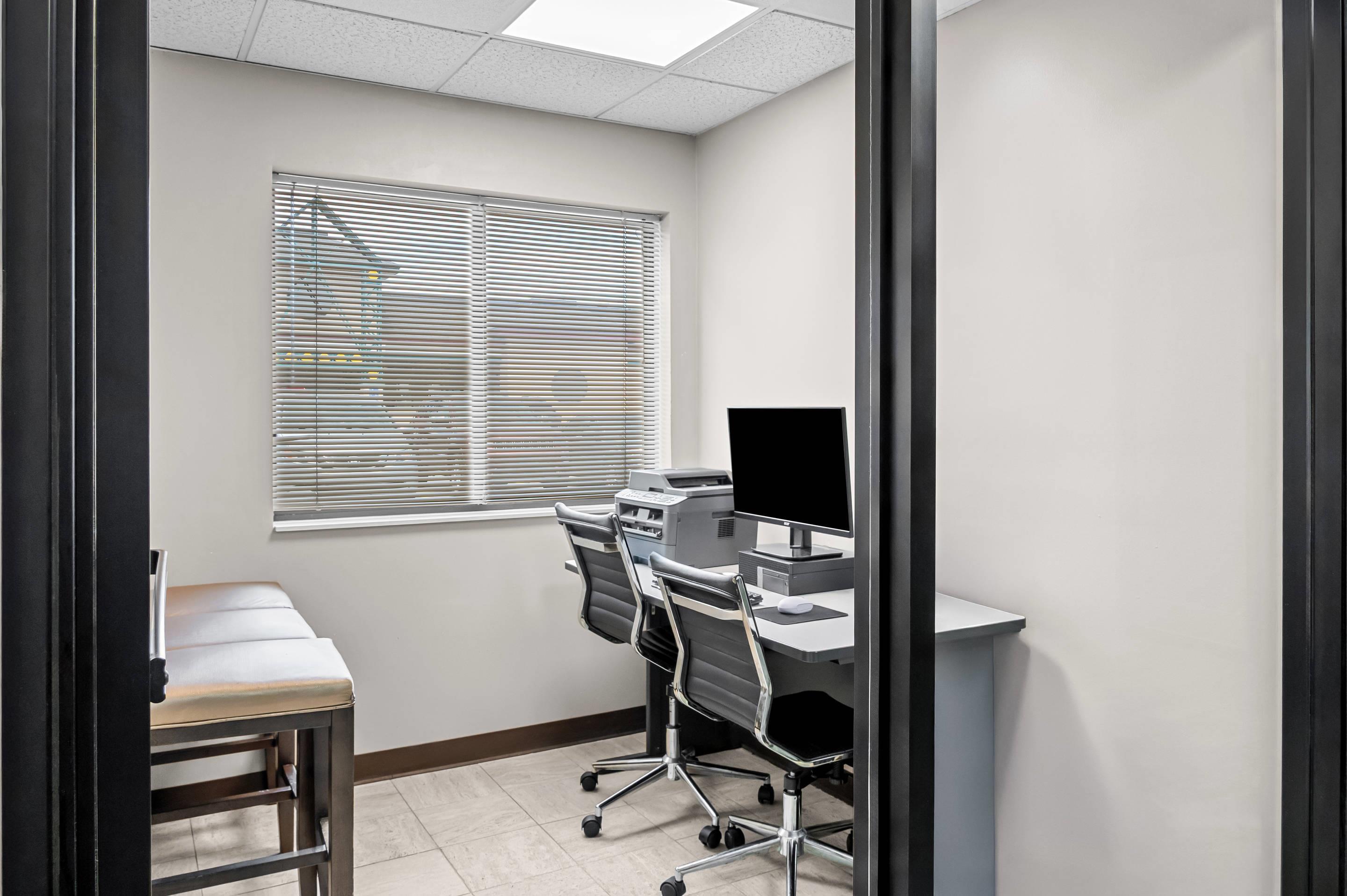 Business center | Quality Inn & Suites