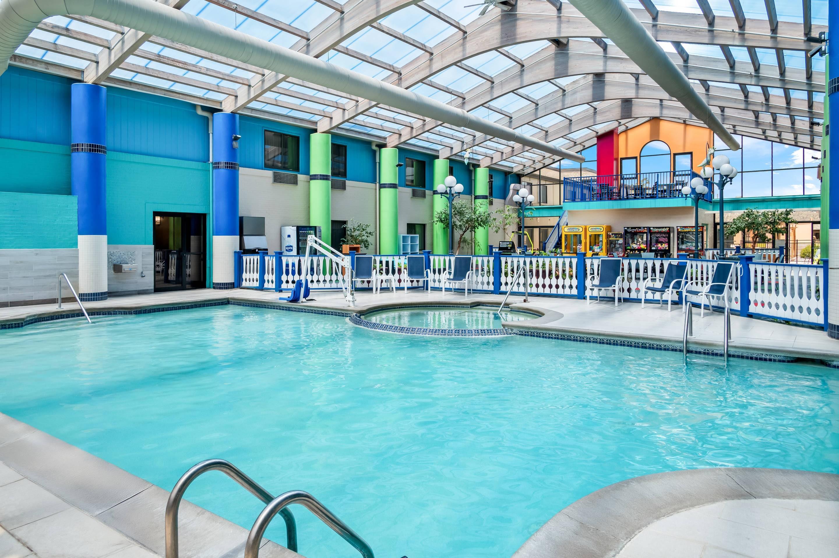 Outdoor pool | Quality Inn & Suites