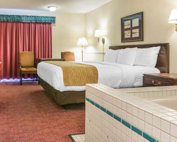 Suite - Comfort Inn Lakeside Mackinaw City - I-75, Exit 338