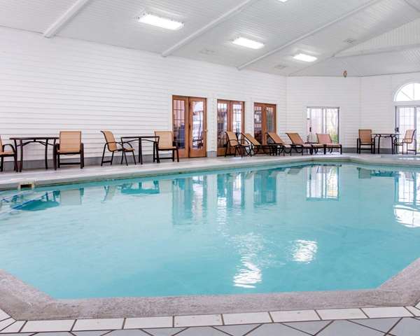 Pool - Comfort Inn Lakeside Mackinaw City - I-75, Exit 338