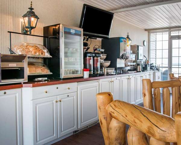 Amenities - Comfort Inn Lakeside Mackinaw City - I-75, Exit 338