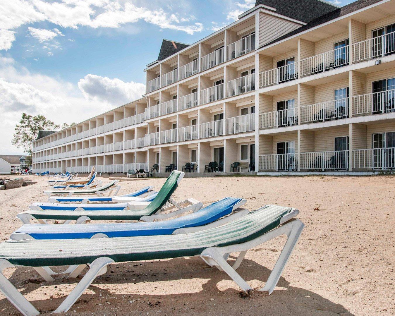 Beachfront hotel | Comfort Inn Lakeside