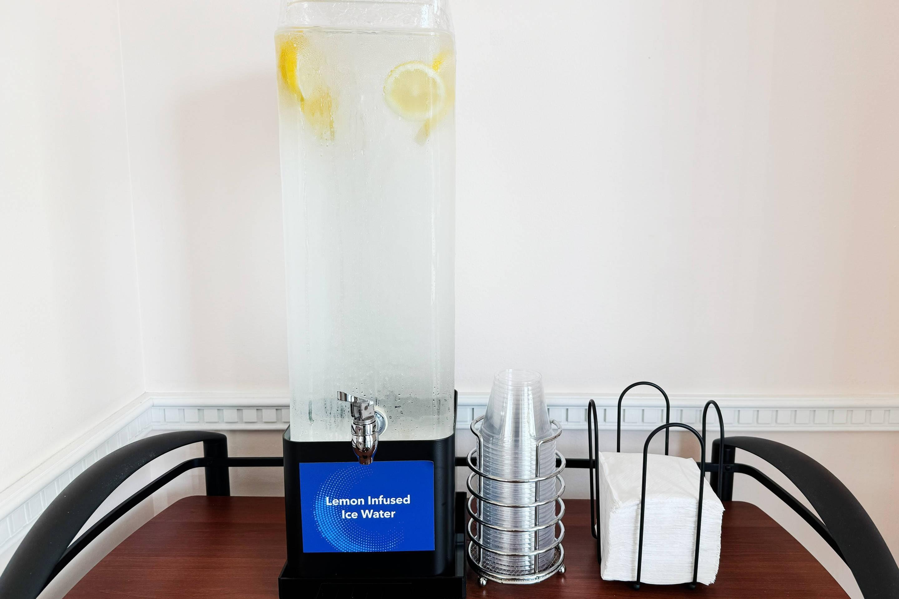 Lobby refreshment station | Comfort Inn Lakeside