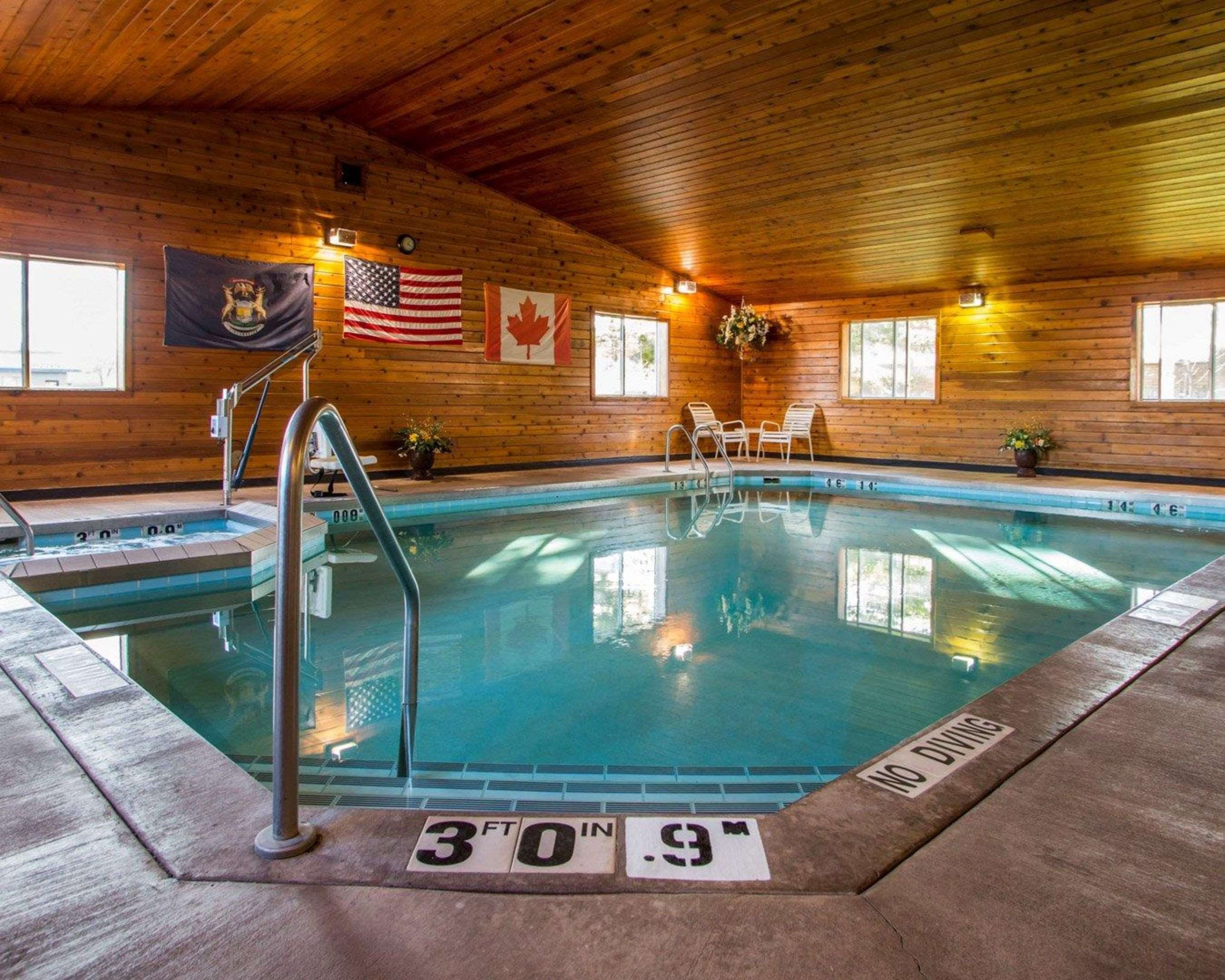 Indoor pool | Quality Inn