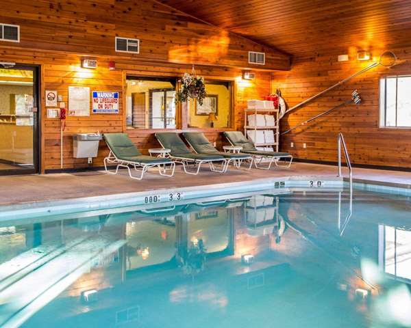 Pool - Quality Inn Ironwood