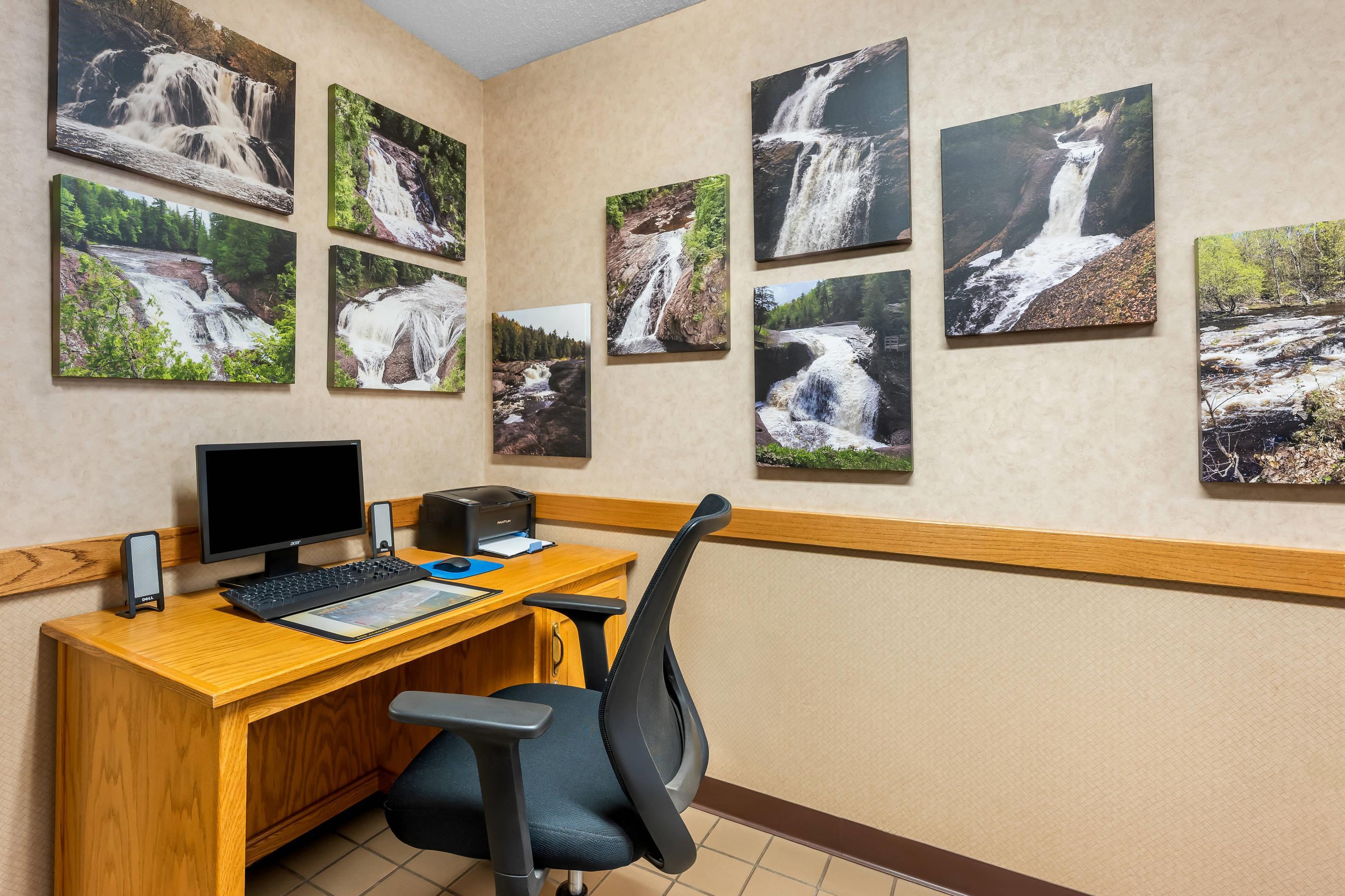 Business center | Quality Inn