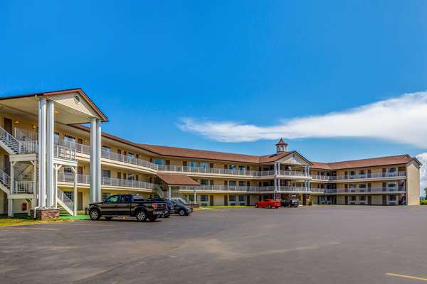 Exterior view - Quality Inn Lakefront St Ignace - I-75, Exit 344