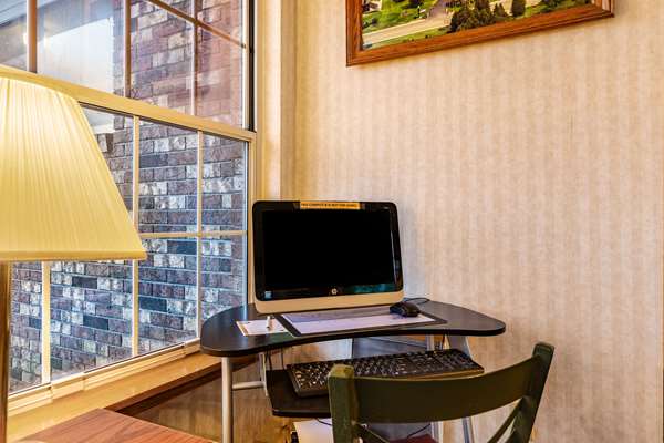 Conference Area - Quality Inn Lakefront St Ignace - I-75, Exit 344