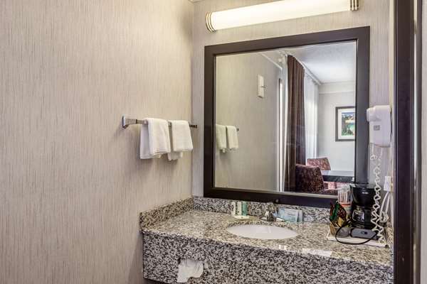  - Quality Inn Lakefront St Ignace - I-75, Exit 344