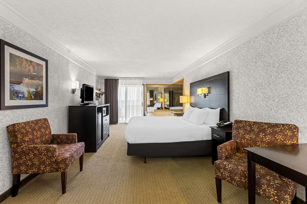 QUALITY INN LAKEFRONT-guestroom-Guest Room,On-Site.jpg