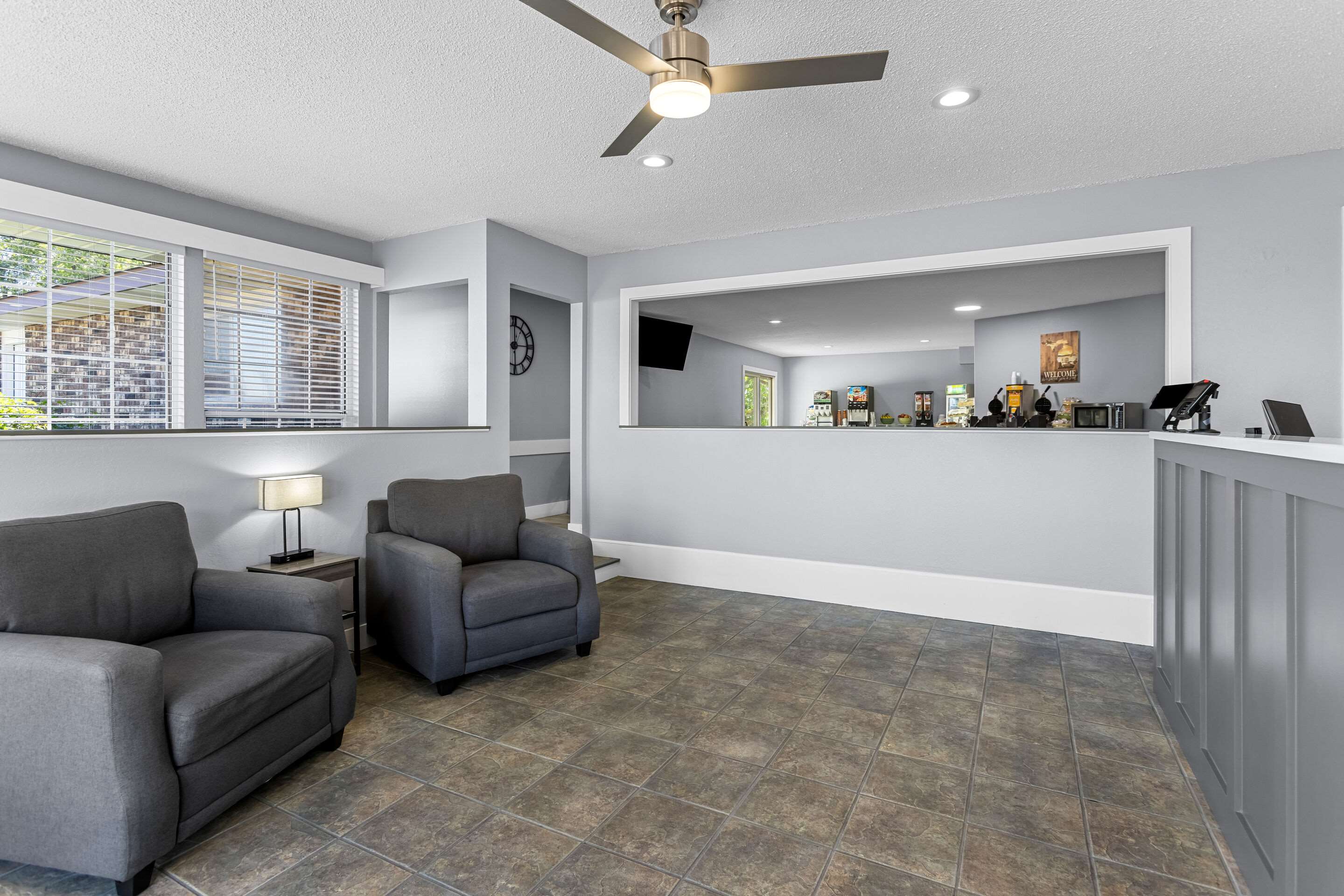 Hotel lobby | Quality Inn Lakefront