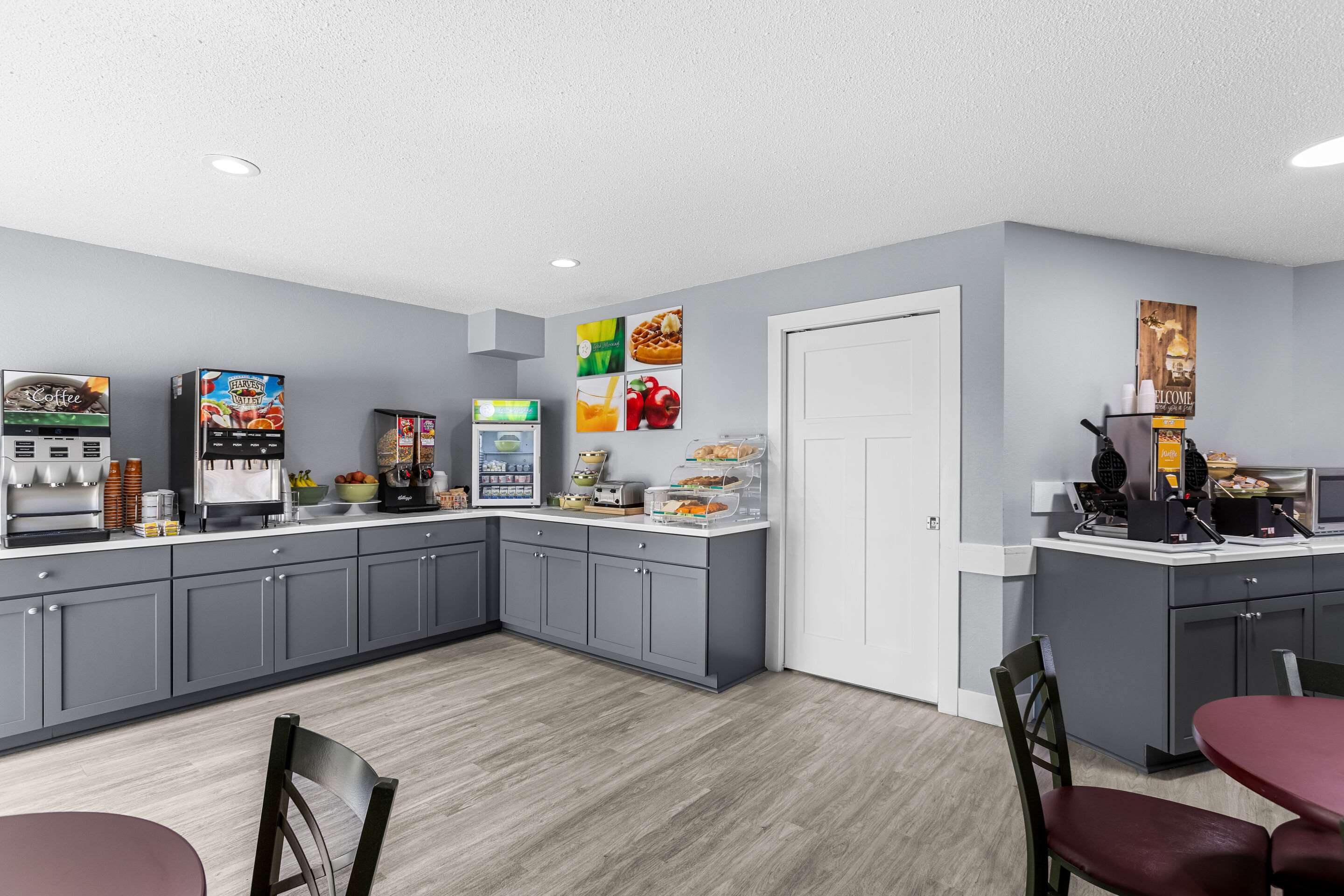 Breakfast area | Quality Inn Lakefront