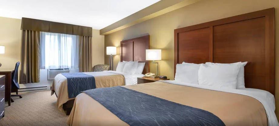 COMFORT INN IRON MOUNTAIN NORTH-guestroom-Guest Room,On-Site.jpg