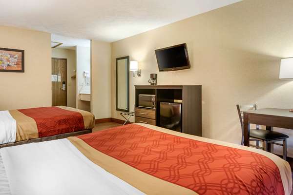  - Econo Lodge Traverse City