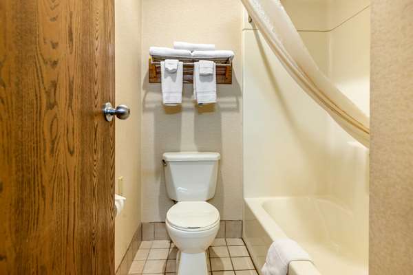  - Econo Lodge Traverse City