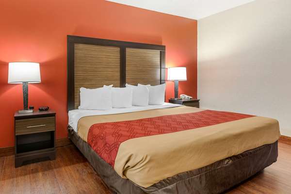 Suite - Econo Lodge Traverse City