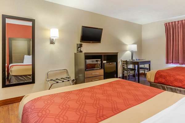  - Econo Lodge Traverse City